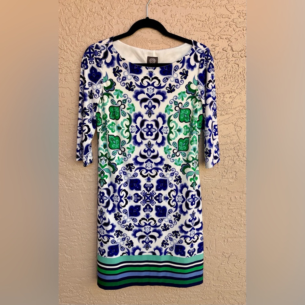Vince Camuto ladies dress.  Size 6.